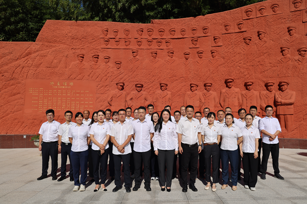 光影铭刻历史，，，，，初心映照未来——六安公司党总支开展主题党日活动